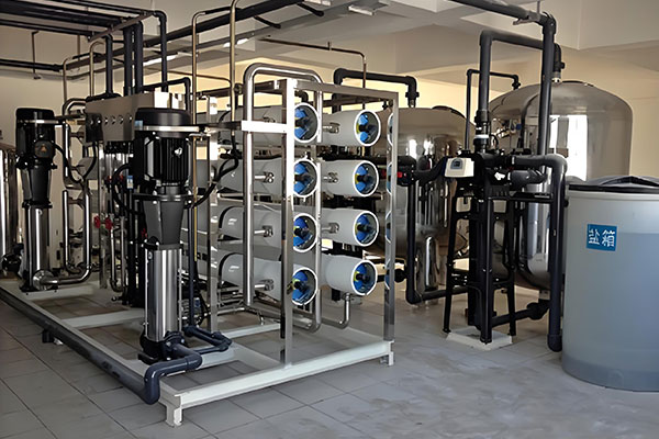 工業(yè)反滲透凈水設(shè)備：助力工業(yè)生產(chǎn)高效運(yùn)行 