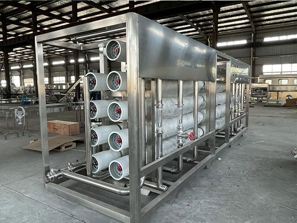 工業(yè)大型純水處理設(shè)備：規(guī)?；a(chǎn)的水質(zhì)護(hù)航方案 
