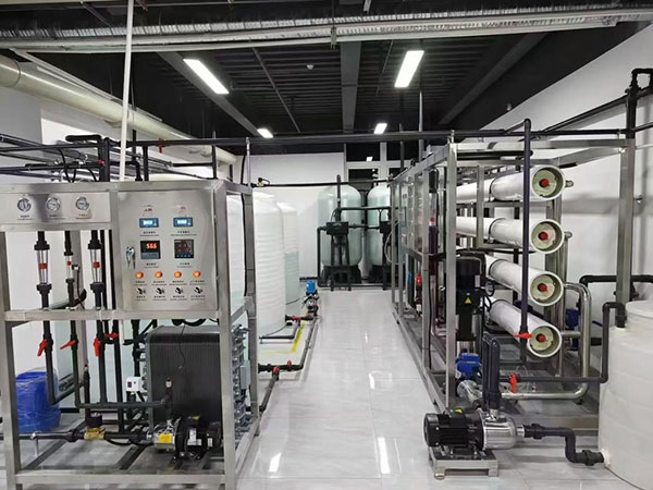 半導(dǎo)體超純水設(shè)備：芯片制造的潔凈生命線