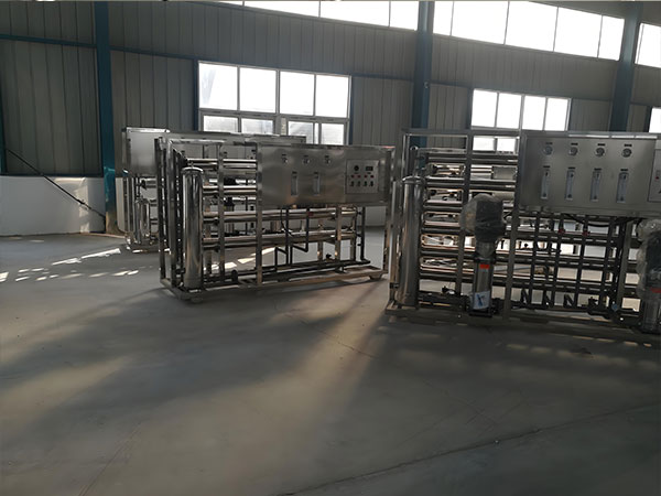 聚焦定制與運(yùn)維反滲透設(shè)備生產(chǎn)廠家找哪家更適配？