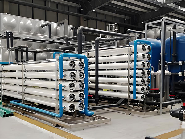 提升水質(zhì)的關(guān)鍵設(shè)備：二級(jí)反滲透純水裝置解析
