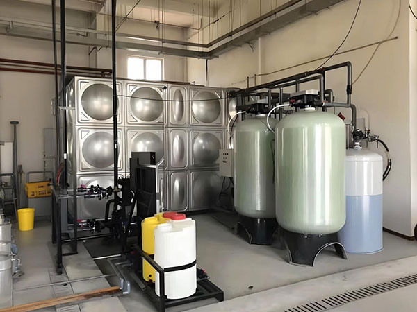 告別設(shè)備結(jié)垢困擾！軟化水處理設(shè)備生產(chǎn)廠家的核心競(jìng)爭力在哪？