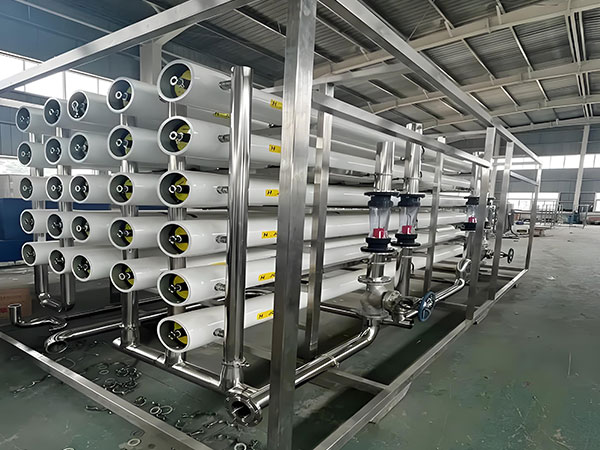 滿足嚴苛純水標準二級反滲透純水裝置如何賦能工業生產？